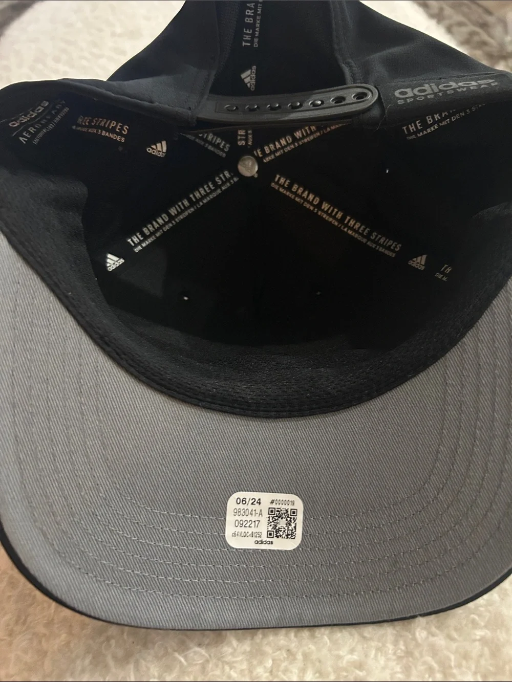 adidas solid black